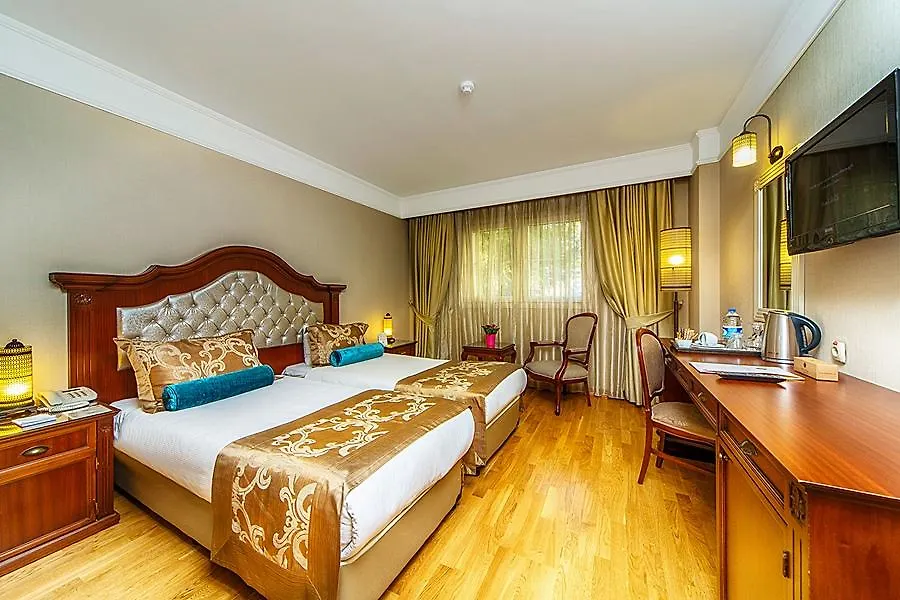 Recital Hotel Estambul 3*,